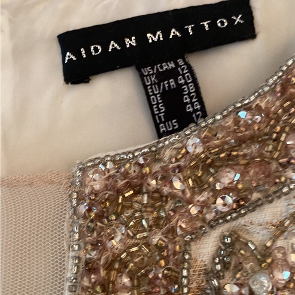 Ball gown worn twice floor length sleeveless - Picture 4 of 6